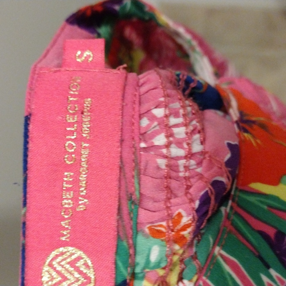 Macbeth Collection by Margaret Josephs Multicolor Tropical Blouse.Size S - Picture 8 of 9